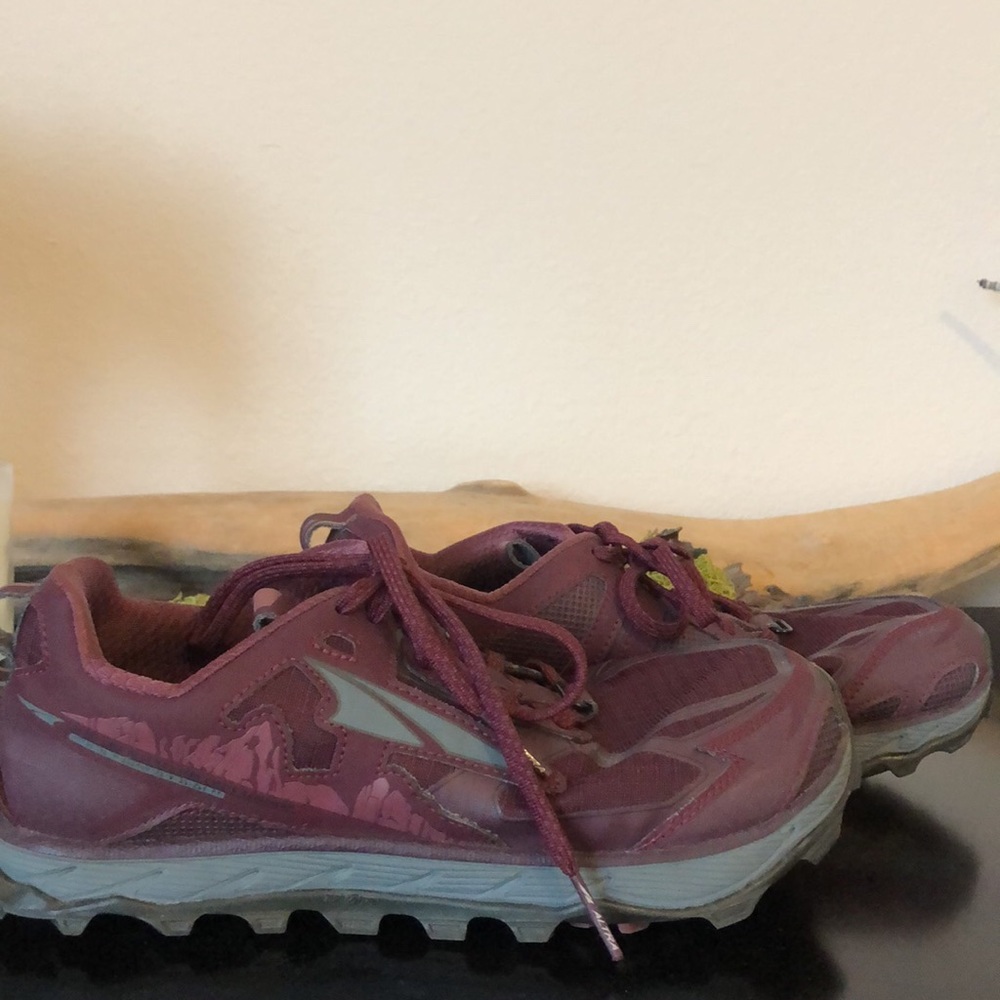 Women’s Lone Peak Altra Trail runners. 8.5